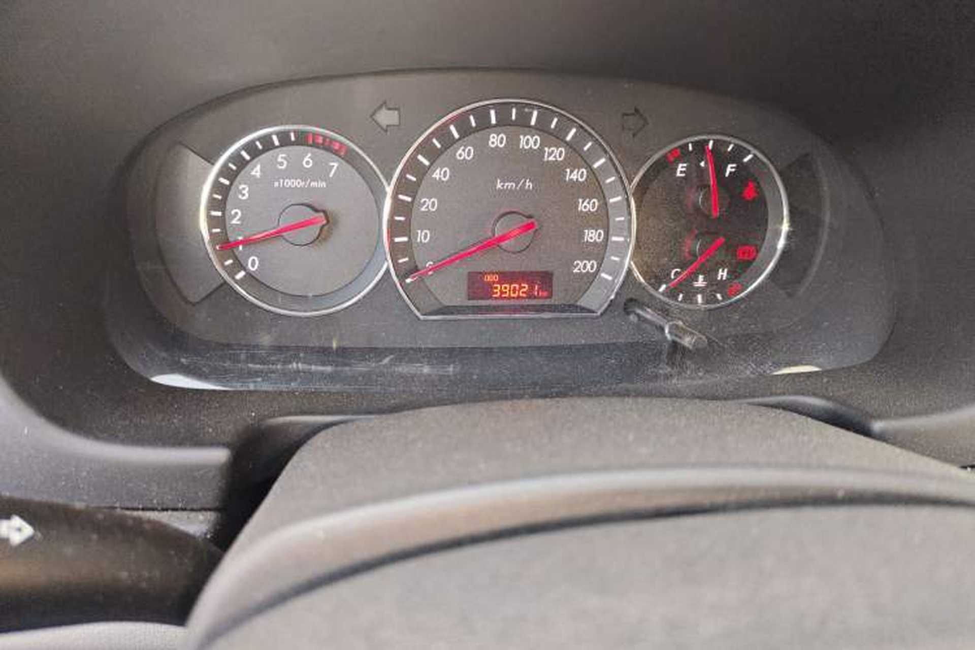 Used CHANGAN Alsvin V3 2012 1.3L Manual Luxury Version China IV Standard Odometer Close Up
