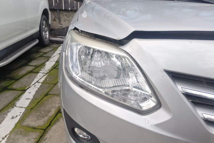 Used CHANGAN Alsvin V3 2012 1.3L Manual Comfort Version China IV Standard Right Front Headlight