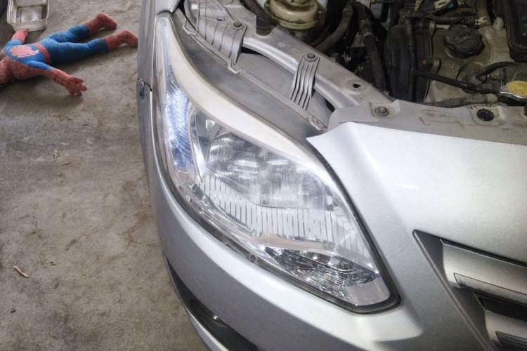 Used CHANGAN Alsvin V3 2012 1.3L Manual Comfort Version China IV Standard Right Front Headlight