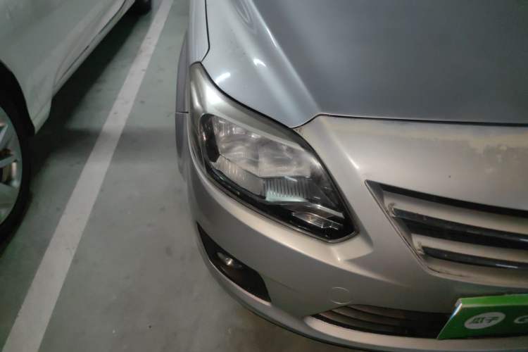 Used CHANGAN Alsvin V3 2012 1.3L Manual Comfort Version China IV Standard Right Front Headlight