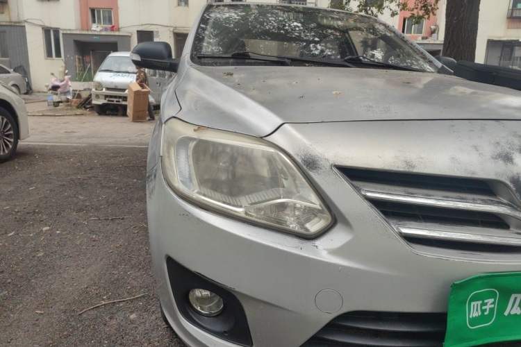 Used CHANGAN Alsvin V3 2012 1.3L Manual Comfort Version China IV Standard Right Front Headlight