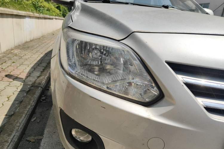 Used CHANGAN Alsvin V3 2012 1.3L Manual Comfort Version China IV Standard Right Front Headlight