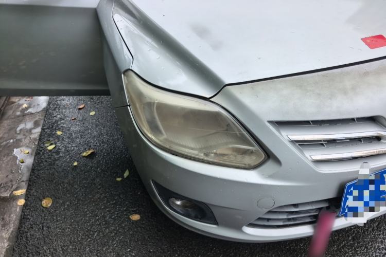 Used CHANGAN Alsvin V3 2012 1.3L Manual Comfort Version China IV Standard Right Front Headlight