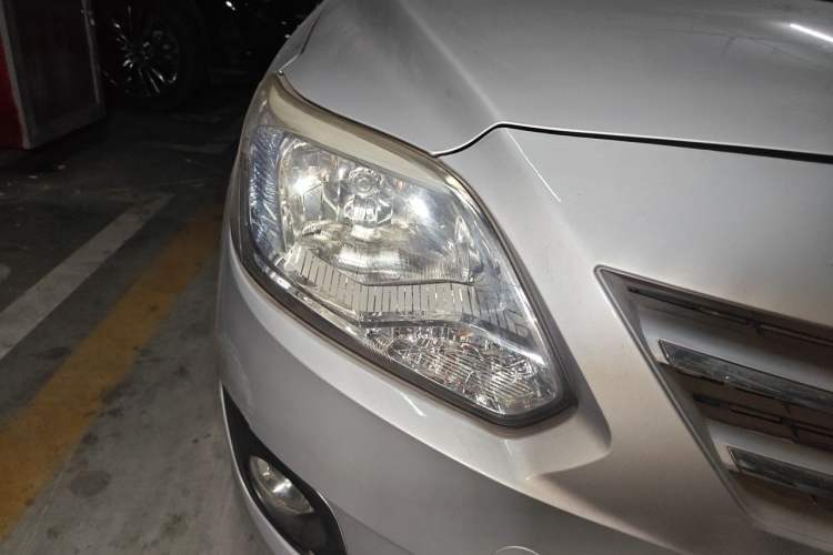 Used CHANGAN Alsvin V3 2012 1.3L Manual Comfort Version China IV Standard Right Front Headlight
