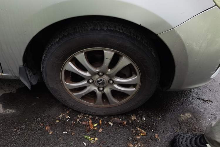 Used CHANGAN Alsvin V3 2012 1.3L Manual Standard Edition Right Front Wheel Hub