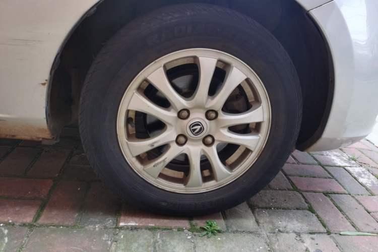 Used CHANGAN Alsvin V3 2012 1.3L Manual Comfort Version China IV Standard Right Front Wheel Hub