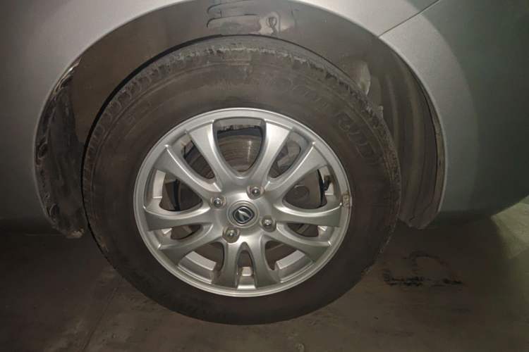 Used CHANGAN Alsvin V3 2012 1.3L Manual Luxury Version China IV Standard Right Front Wheel Hub