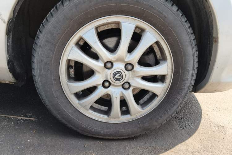Used CHANGAN Alsvin V3 2012 1.3L Manual Comfort Version China IV Standard Right Front Wheel Hub
