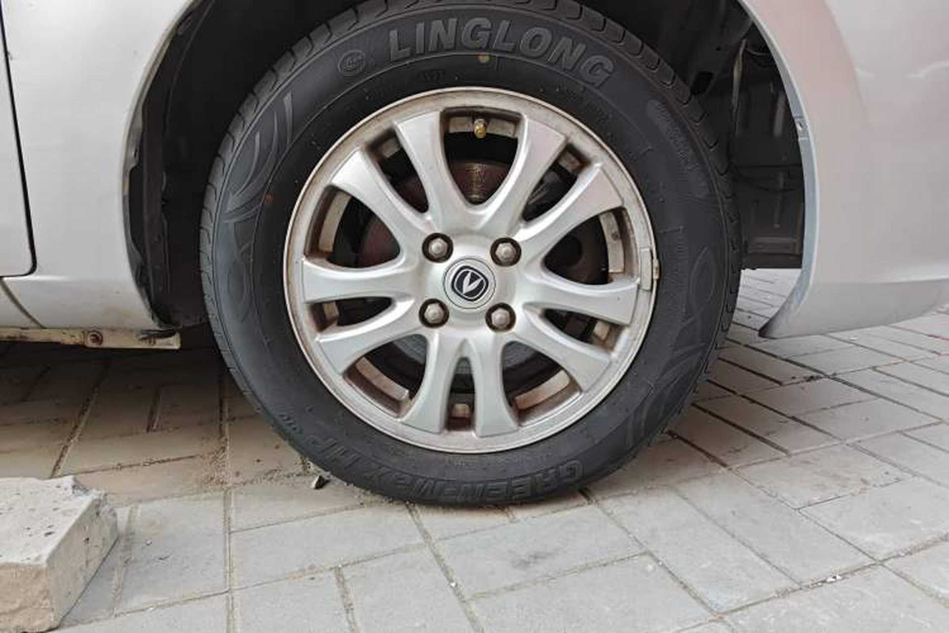 Used CHANGAN Alsvin V3 2012 1.3L Manual Luxury Version China IV Standard Right Front Wheel Hub
