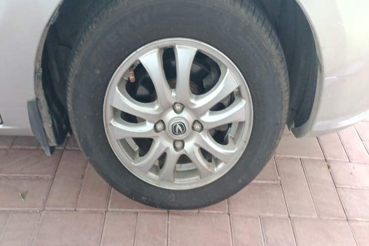Used CHANGAN Alsvin V3 2012 1.3L Manual Comfort Version China IV Standard Right Front Wheel Hub