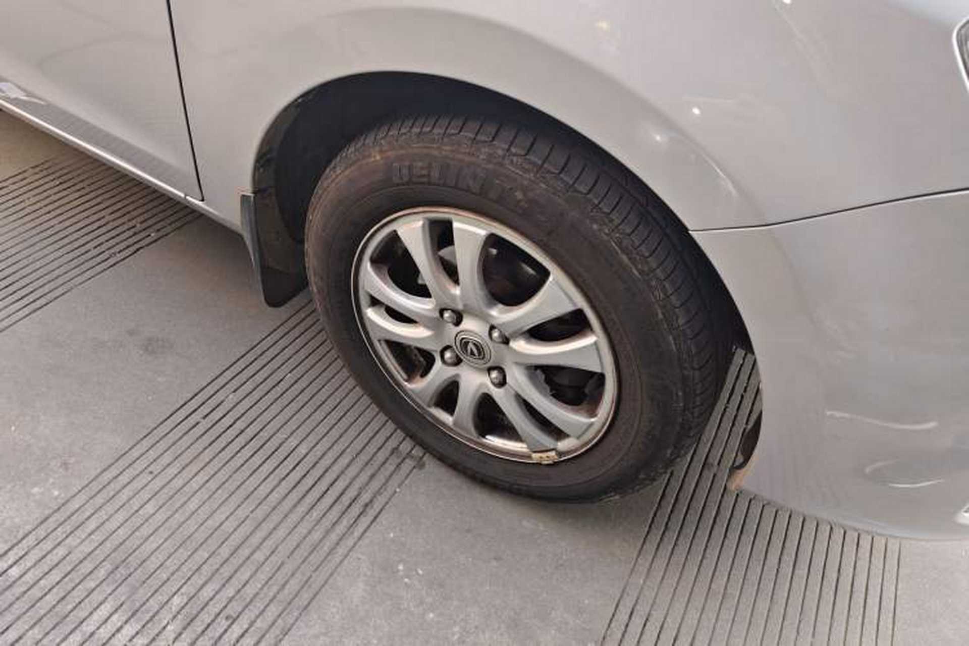 Used CHANGAN Alsvin V3 2012 1.3L Manual Luxury Version China IV Standard Right Front Wheel Hub