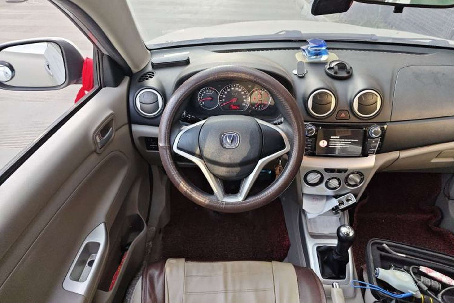 Used CHANGAN Alsvin V3 2012 1.3L Manual Luxury Version China IV Standard Steering Wheel