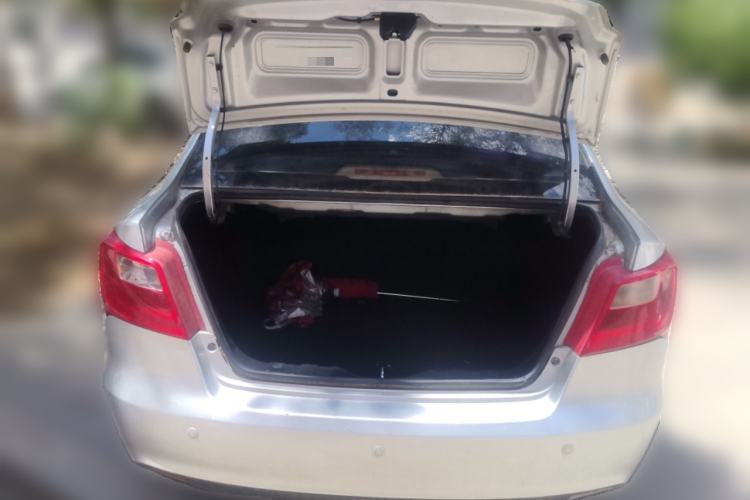Used CHANGAN Alsvin V3 2012 1.3L Manual Comfort Version China IV Standard Trunk