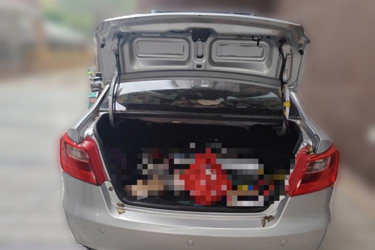 Used CHANGAN Alsvin V3 2012 1.3L Manual Comfort Version China IV Standard Trunk