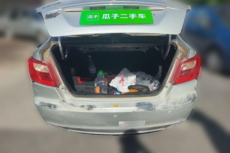 Used CHANGAN Alsvin V3 2012 1.3L Manual Comfort Version China IV Standard Trunk