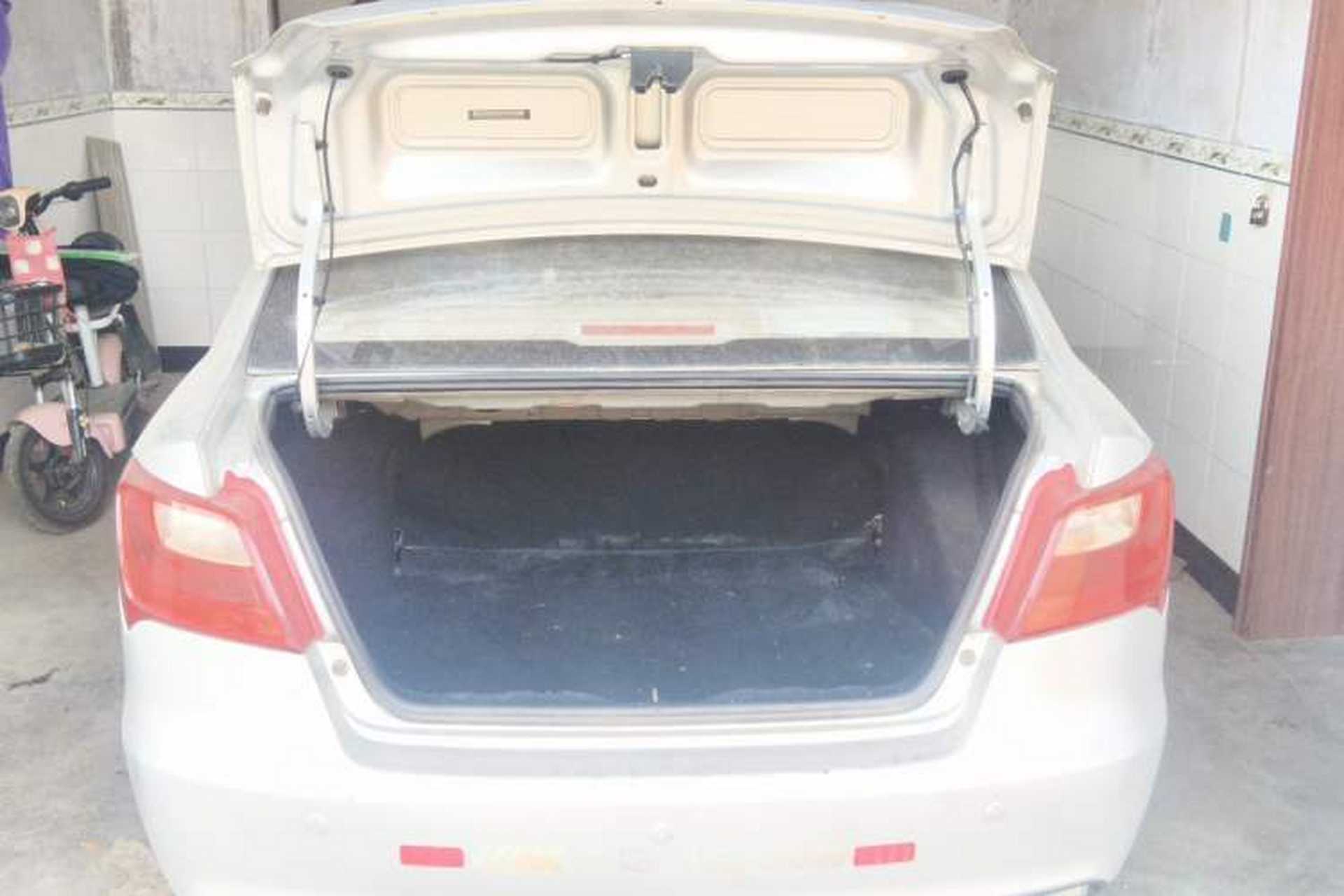 Used CHANGAN Alsvin V3 2012 1.3L Manual Comfort Version China IV Standard Trunk