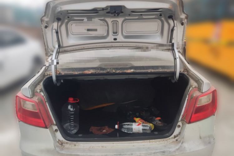Used CHANGAN Alsvin V3 2012 1.3L Manual Comfort Version China IV Standard Trunk