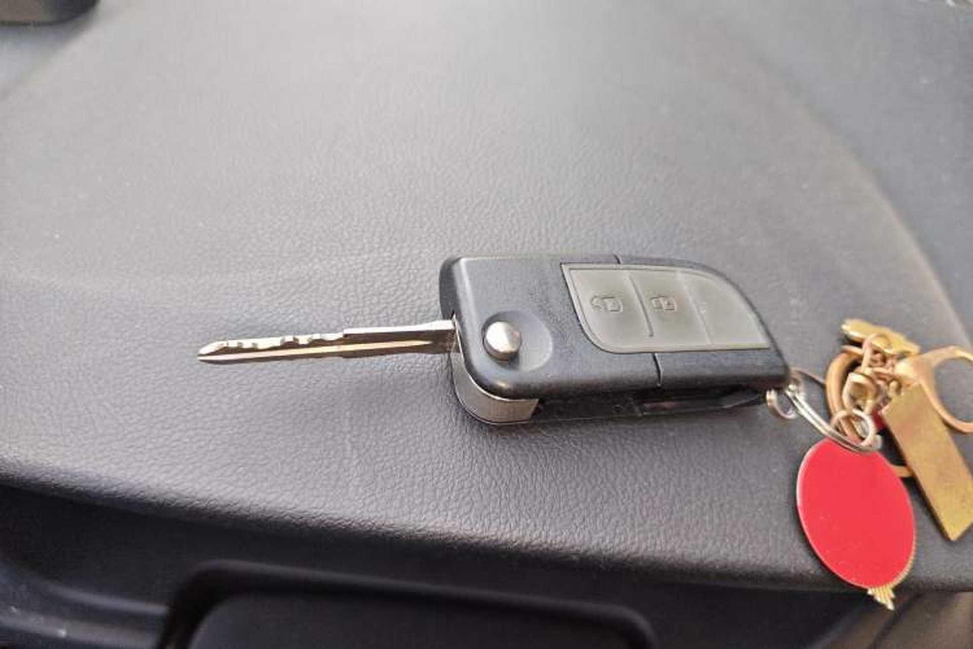 Used CHANGAN Alsvin V3 2012 1.3L Manual Luxury Version China IV Standard Vehicle Key