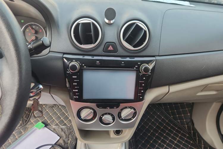 Used CHANGAN Alsvin V3 2012 1.3L Manual Comfort Version China IV Standard Audio And AC Panel