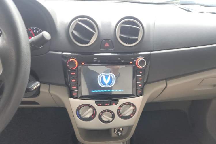 Used CHANGAN Alsvin V3 2012 1.3L Manual Comfort Version China IV Standard Audio And AC Panel