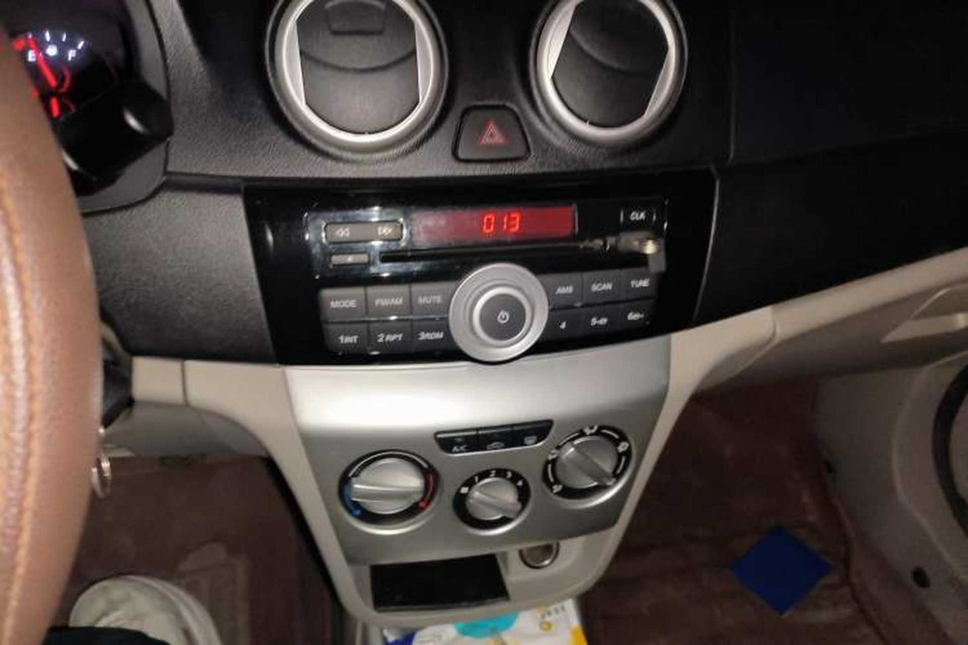 Used CHANGAN Alsvin V3 2012 1.3L Manual Luxury Version China IV Standard Audio And AC Panel