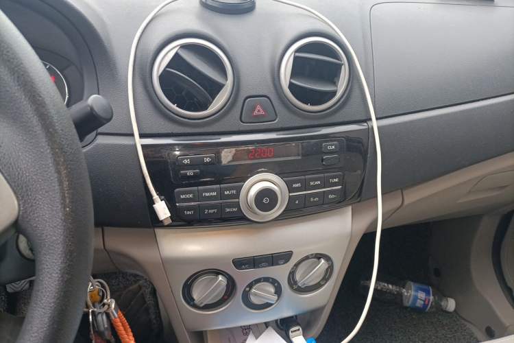 Used CHANGAN Alsvin V3 2012 1.3L Manual Comfort Version China IV Standard Audio And AC Panel