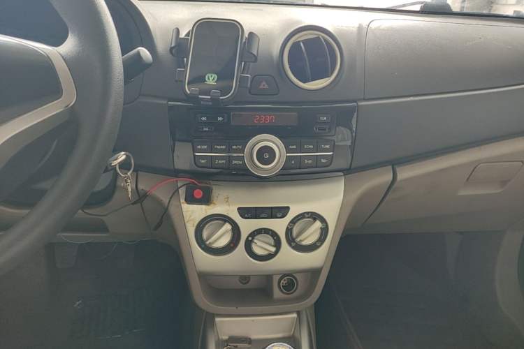 Used CHANGAN Alsvin V3 2012 1.3L Manual Comfort Version China IV Standard Audio And AC Panel