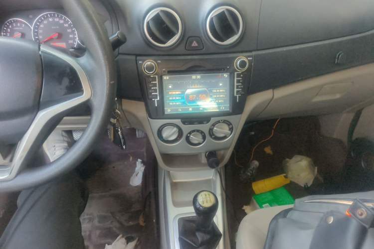 Used CHANGAN Alsvin V3 2012 1.3L Manual Comfort Version China IV Standard Audio And AC Panel
