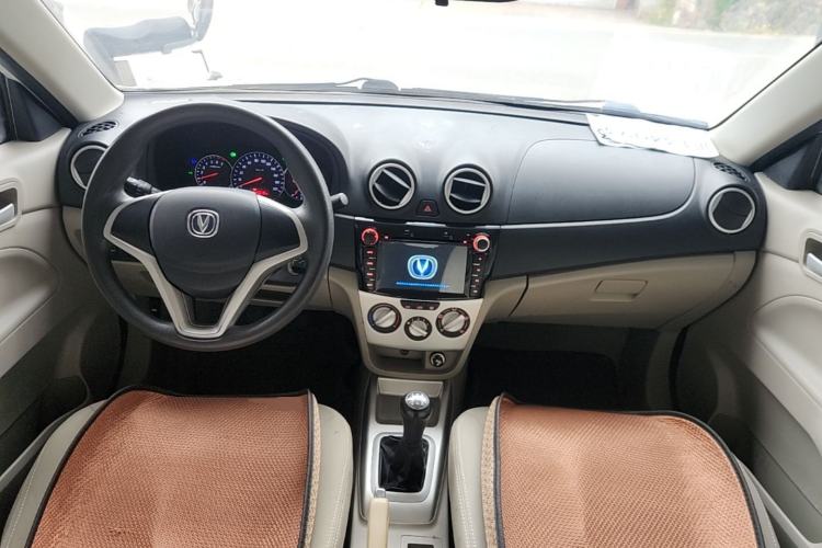 Used CHANGAN Alsvin V3 2012 1.3L Manual Comfort Version China IV Standard Center Console