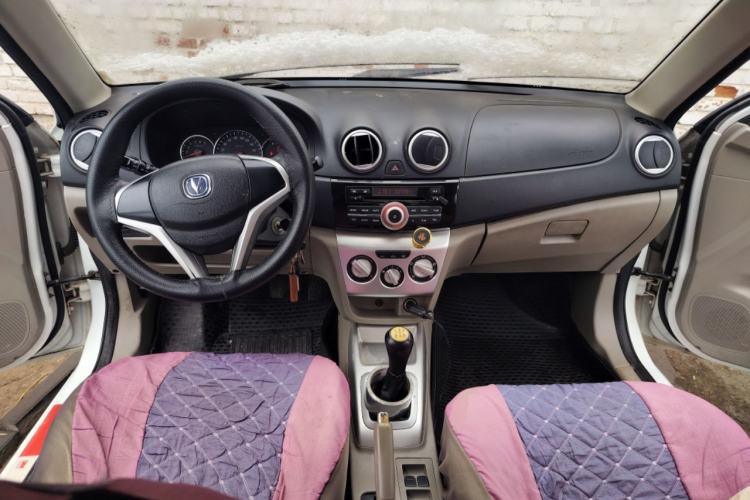 Used CHANGAN Alsvin V3 2012 1.3L Manual Luxury Version China IV Standard Center Console
