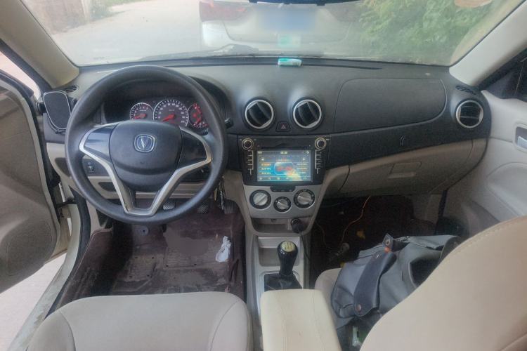 Used CHANGAN Alsvin V3 2012 1.3L Manual Comfort Version China IV Standard Center Console