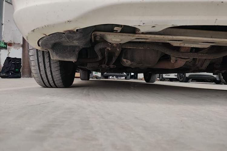 Used CHANGAN Alsvin V3 2012 1.3L Manual Comfort Version China IV Standard Chassis Front Right