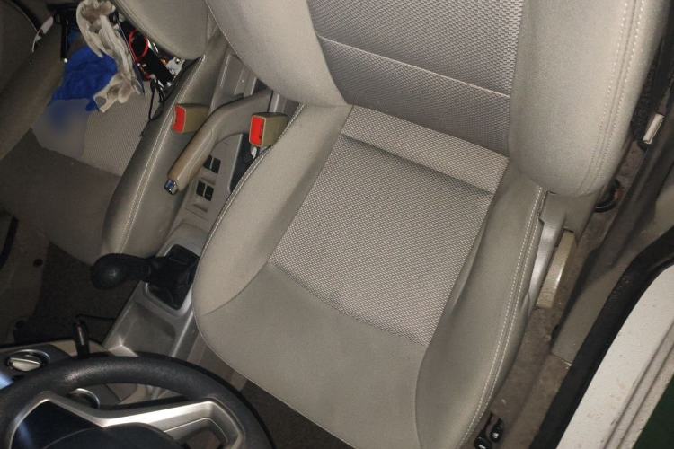 Used CHANGAN Alsvin V3 2012 1.3L Manual Comfort Version China IV Standard Driver Seat