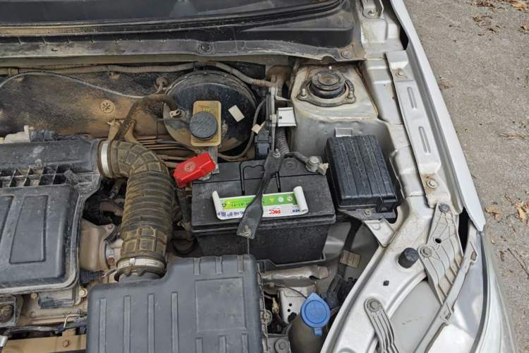 Used CHANGAN Alsvin V3 2012 1.3L Manual Luxury Version China IV Standard Engine Bay Left