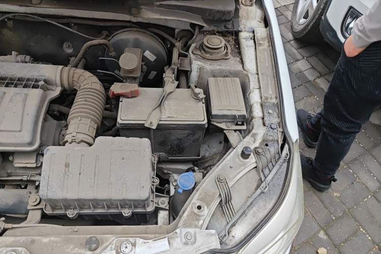 Used CHANGAN Alsvin V3 2012 1.3L Manual Comfort Version China IV Standard Engine Bay Left
