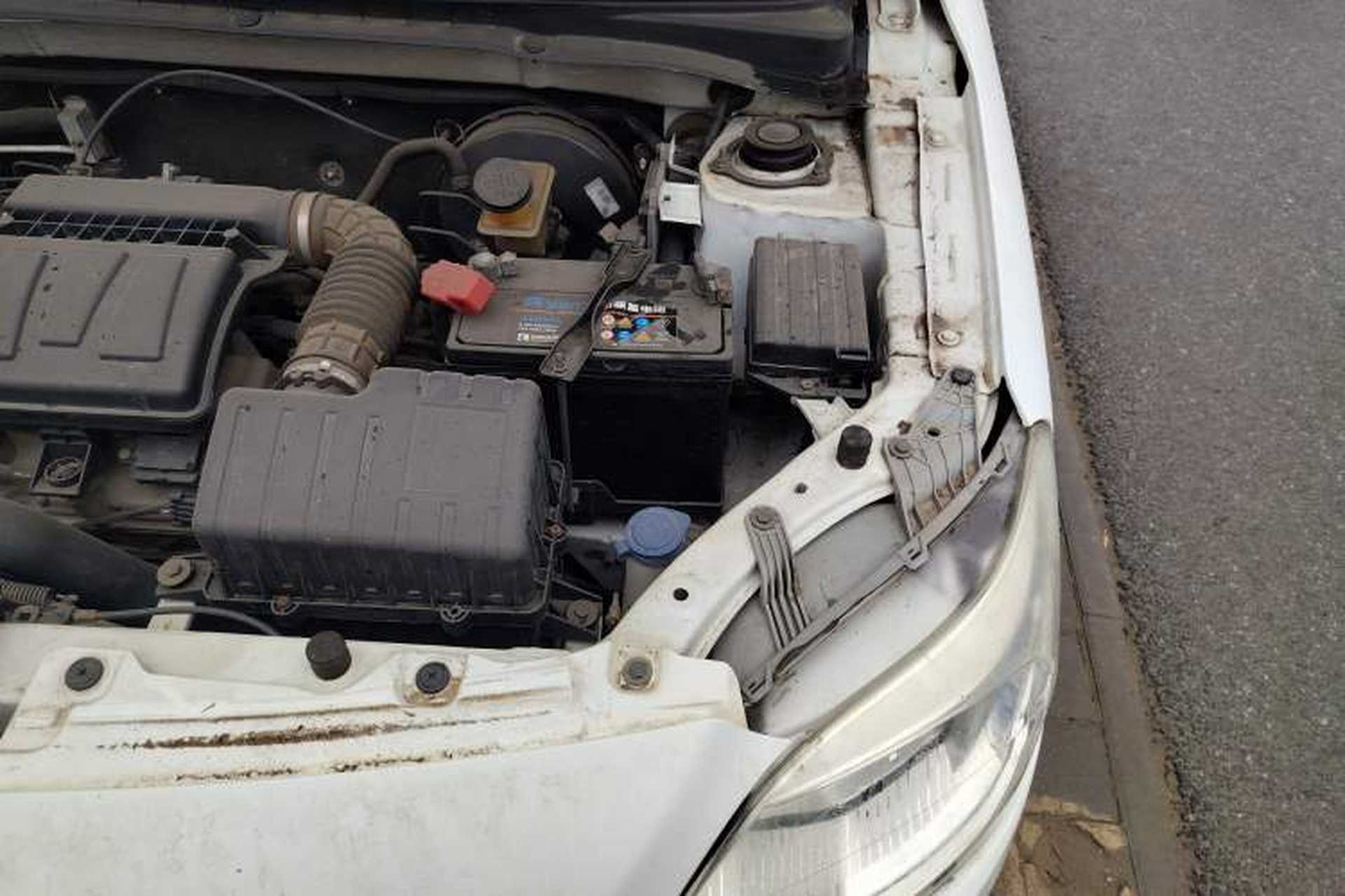 Used CHANGAN Alsvin V3 2012 1.3L Manual Luxury Version China IV Standard Engine Bay Left