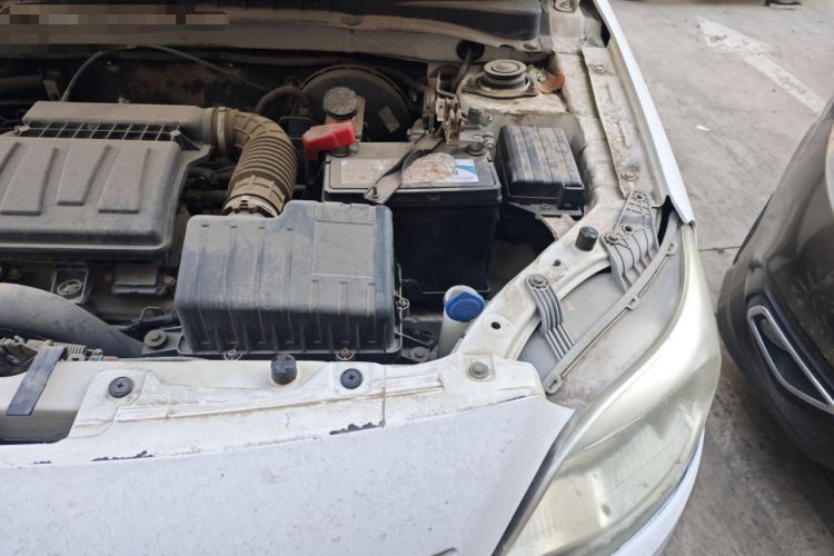 Used CHANGAN Alsvin V3 2012 1.3L Manual Comfort Version China IV Standard Engine Bay Left