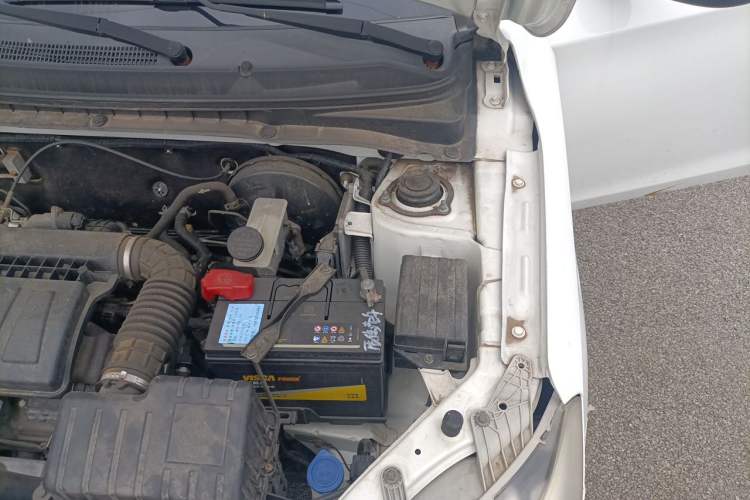 Used CHANGAN Alsvin V3 2012 1.3L Manual Comfort Version China IV Standard Engine Bay Left