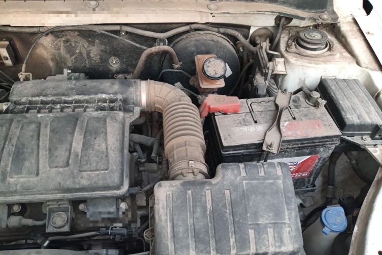 Used CHANGAN Alsvin V3 2012 1.3L Manual Luxury Version China IV Standard Engine Bay Left