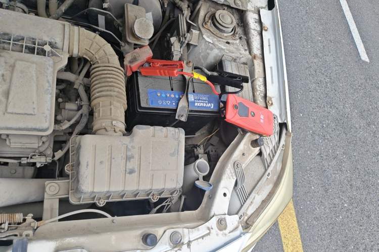 Used CHANGAN Alsvin V3 2012 1.3L Manual Luxury Version China IV Standard Engine Bay Left