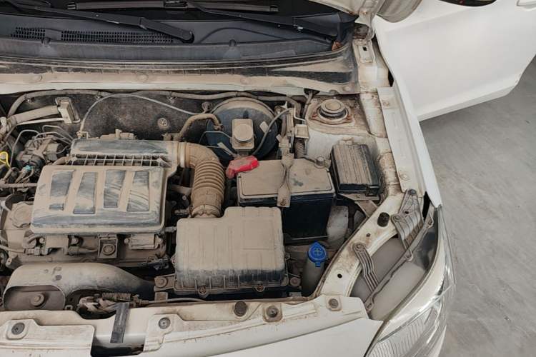 Used CHANGAN Alsvin V3 2012 1.3L Manual Comfort Version China IV Standard Engine Bay Left