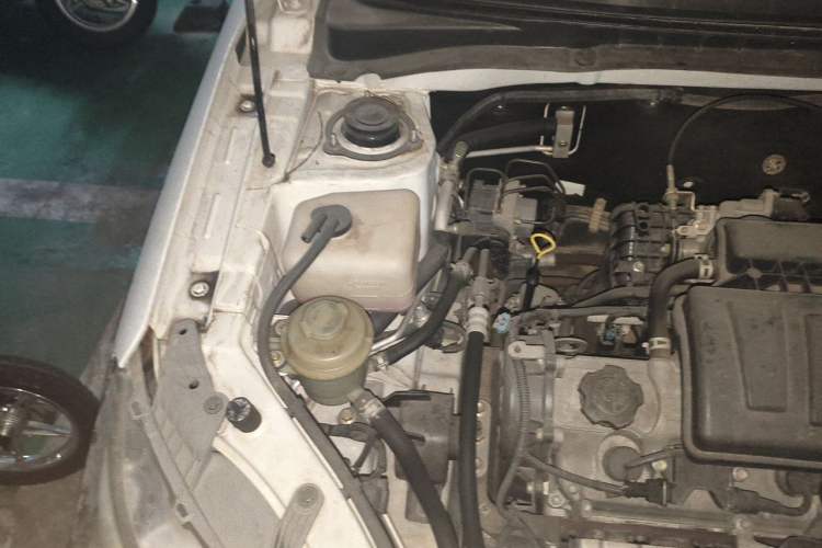 Used CHANGAN Alsvin V3 2012 1.3L Manual Comfort Version China IV Standard Engine Bay Right