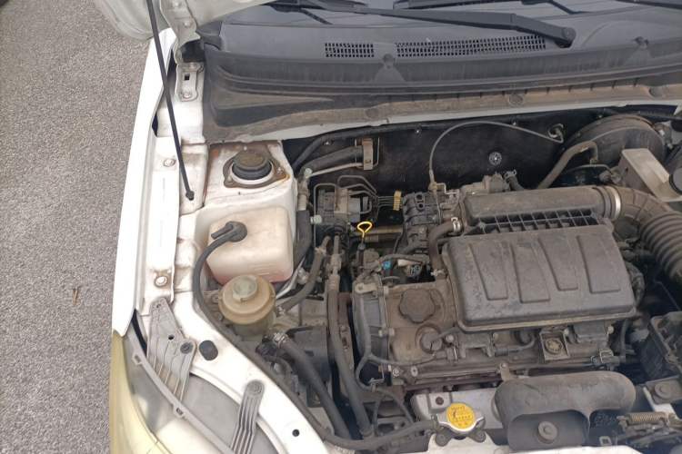 Used CHANGAN Alsvin V3 2012 1.3L Manual Comfort Version China IV Standard Engine Bay Right