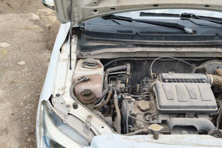 Used CHANGAN Alsvin V3 2012 1.3L Manual Luxury Version China IV Standard Engine Bay Right