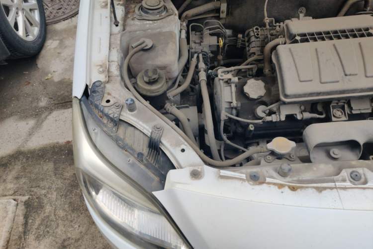 Used CHANGAN Alsvin V3 2012 1.3L Manual Comfort Version China IV Standard Engine Bay Right