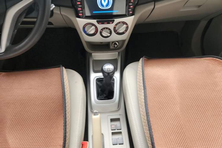 Used CHANGAN Alsvin V3 2012 1.3L Manual Comfort Version China IV Standard Gear Lever
