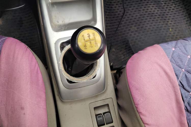 Used CHANGAN Alsvin V3 2012 1.3L Manual Luxury Version China IV Standard Gear Lever