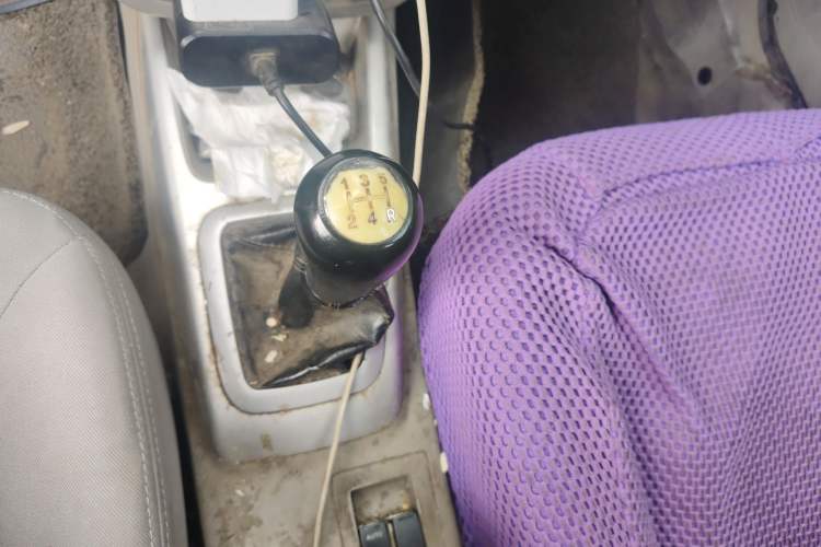 Used CHANGAN Alsvin V3 2012 1.3L Manual Comfort Version China IV Standard Gear Lever