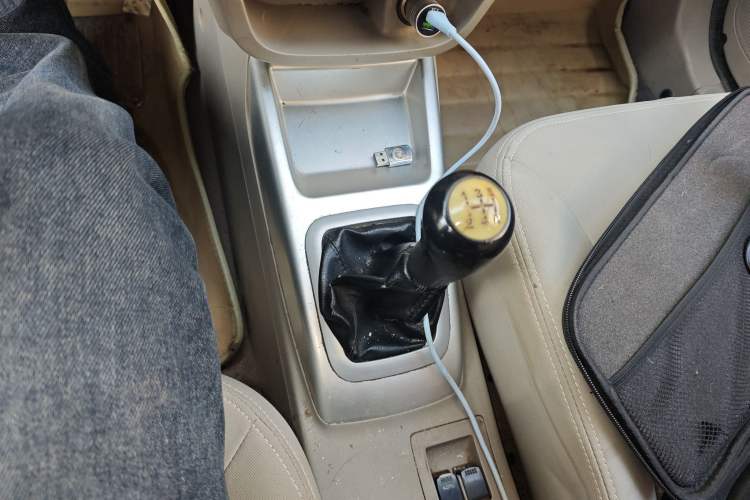 Used CHANGAN Alsvin V3 2012 1.3L Manual Comfort Version China IV Standard Gear Lever