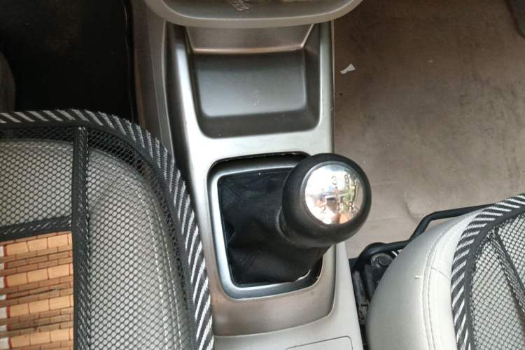 Used CHANGAN Alsvin V3 2012 1.3L Manual Luxury Version China IV Standard Gear Lever
